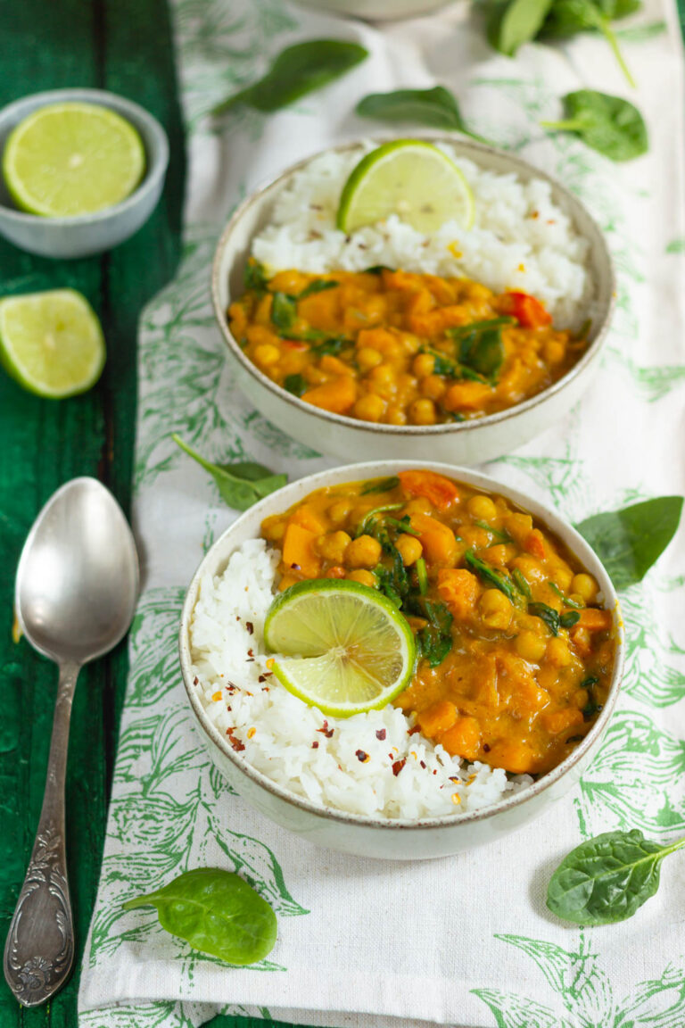 Curry z dynią i szpinakiem