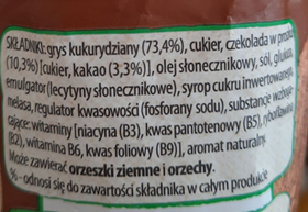 Etykieta produktu wysokoprzetworzonego z kilkoma źródłami cukru